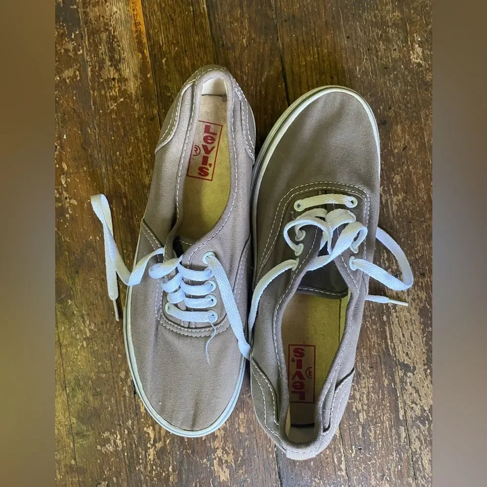 Levi’s Lowtop Flat Sneakers Gray Mens Size 9